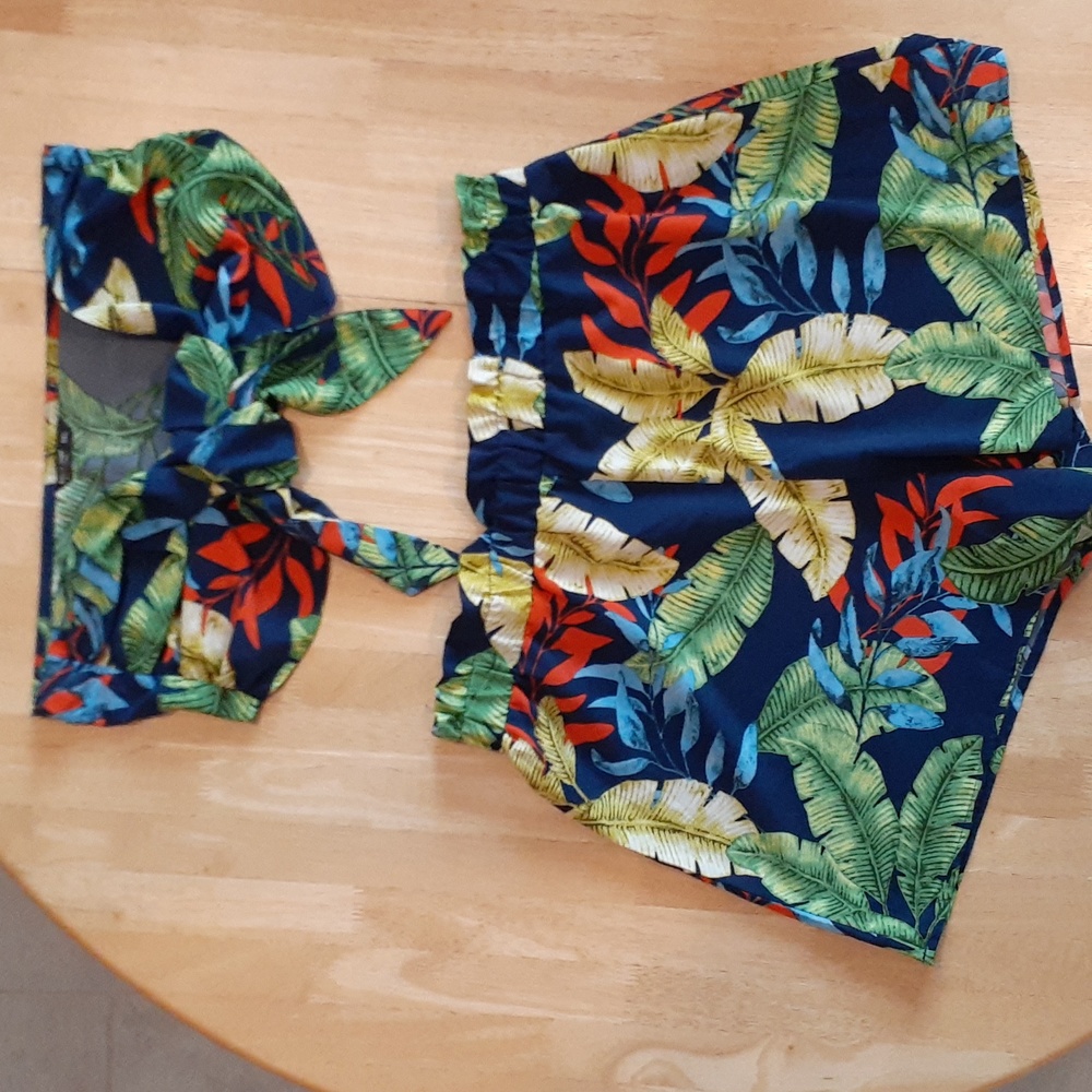 Shein Floral shorts & strapless top set (only worn once)